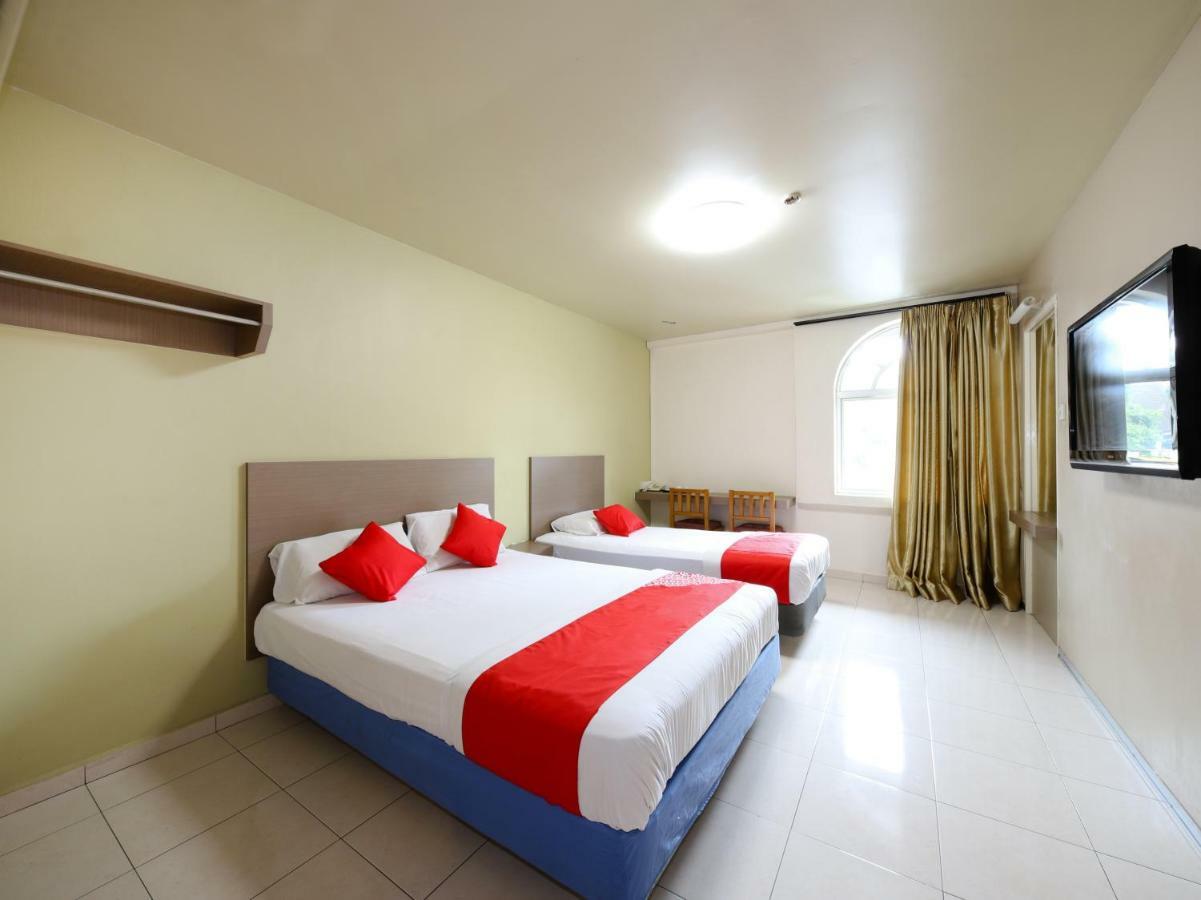 Oyo 434 Marbella Hotel Johor Bahru Bagian luar foto