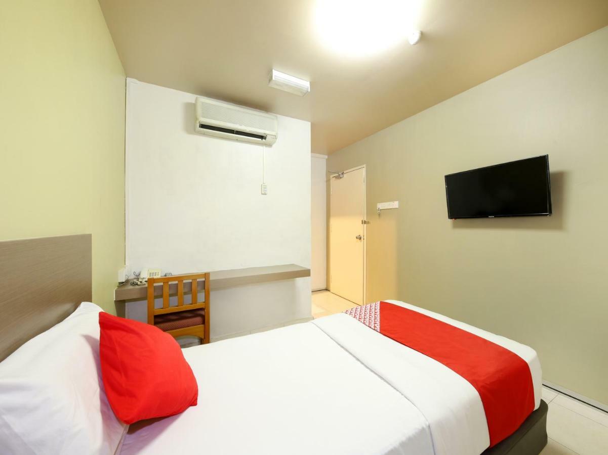 Oyo 434 Marbella Hotel Johor Bahru Bagian luar foto