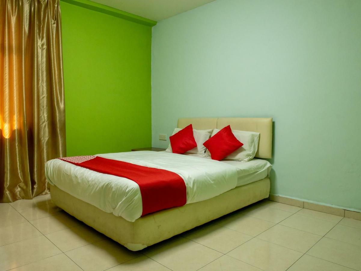 Oyo 434 Marbella Hotel Johor Bahru Bagian luar foto