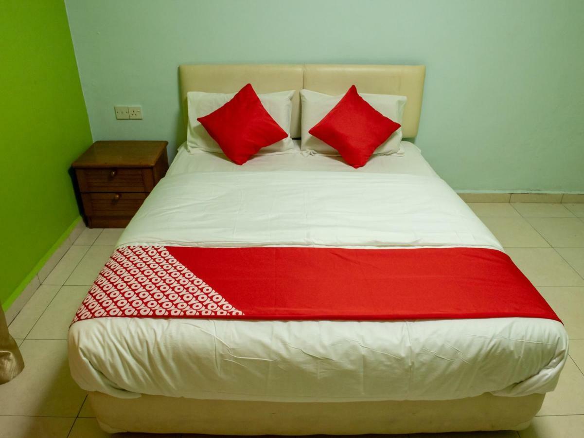 Oyo 434 Marbella Hotel Johor Bahru Bagian luar foto