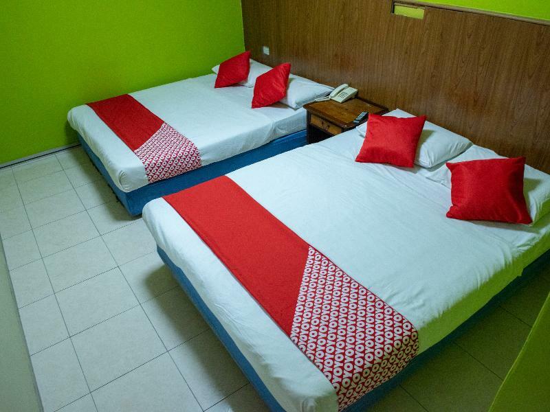 Oyo 434 Marbella Hotel Johor Bahru Bagian luar foto