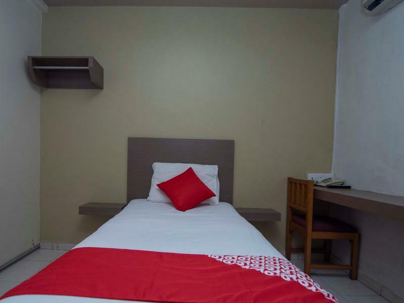 Oyo 434 Marbella Hotel Johor Bahru Bagian luar foto
