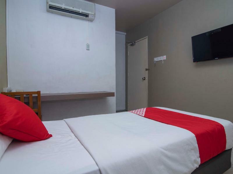 Oyo 434 Marbella Hotel Johor Bahru Bagian luar foto